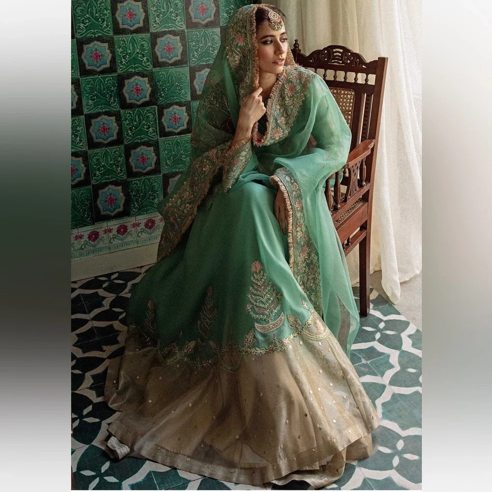 Zara Shahjahan Asmaani Lehenga Set - Picture 4 of 15